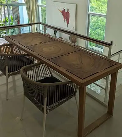 Dining table setting
